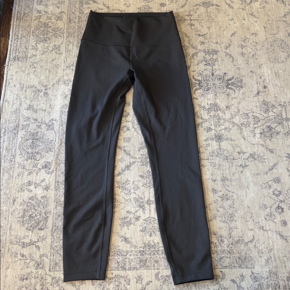 Lululemon Women’s Wunder Train 25” Leggings - size 6 - grey